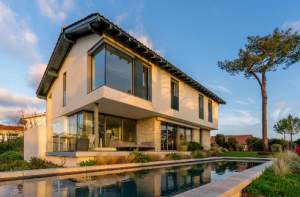 Image d'une construction d’une villa d’architecte 100% ossature métallique légère